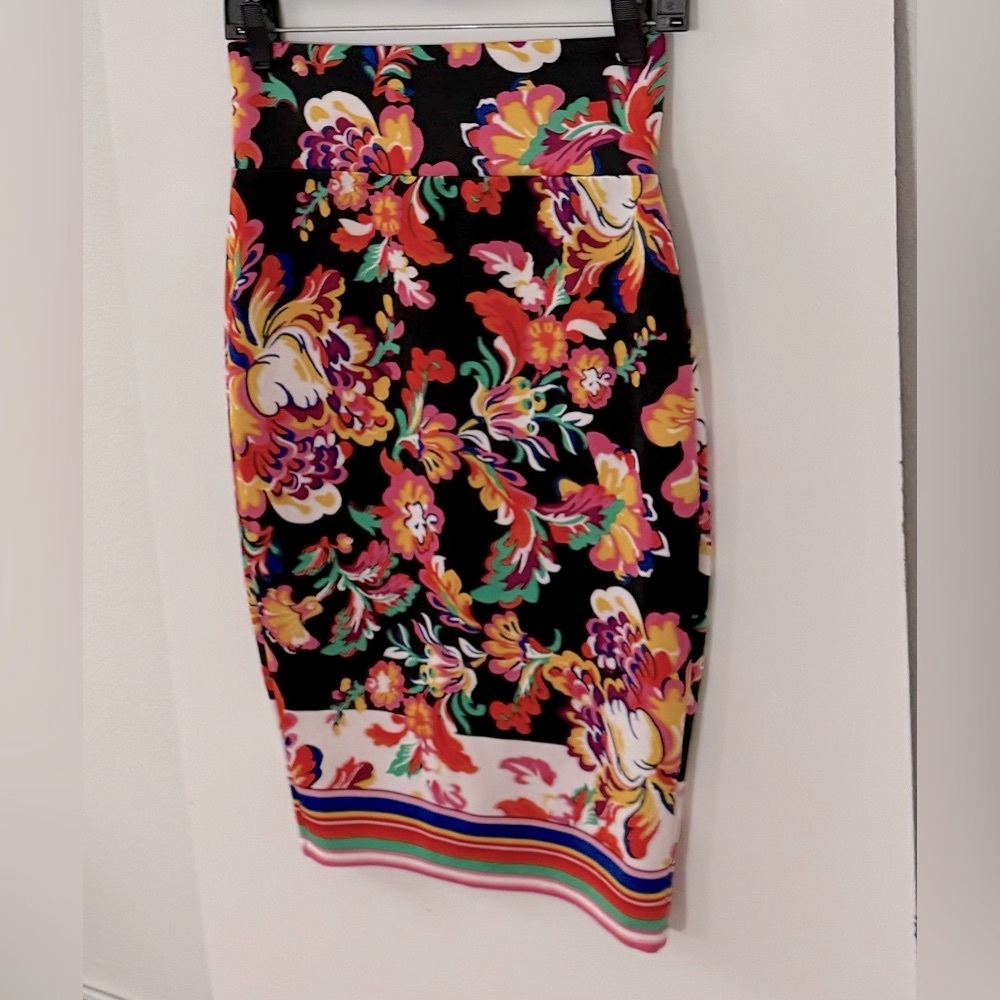 Thalia Sodi Pencil Skirt